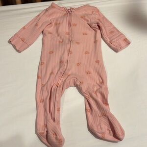 Rabbit + Bear Pink Rainbow footie (size 3-6M) 🌈